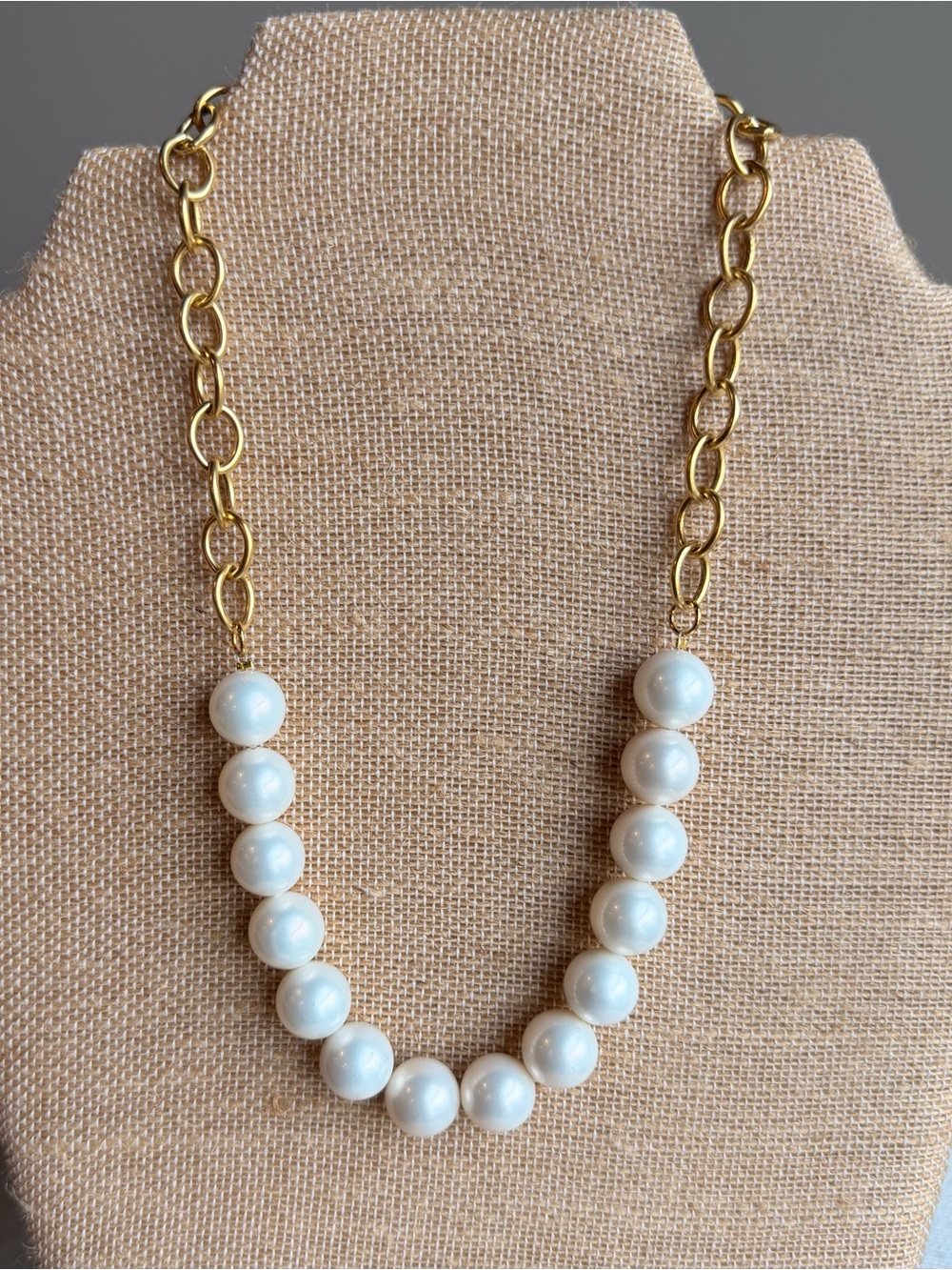 Gold Chain Pearl Necklace with White Beads